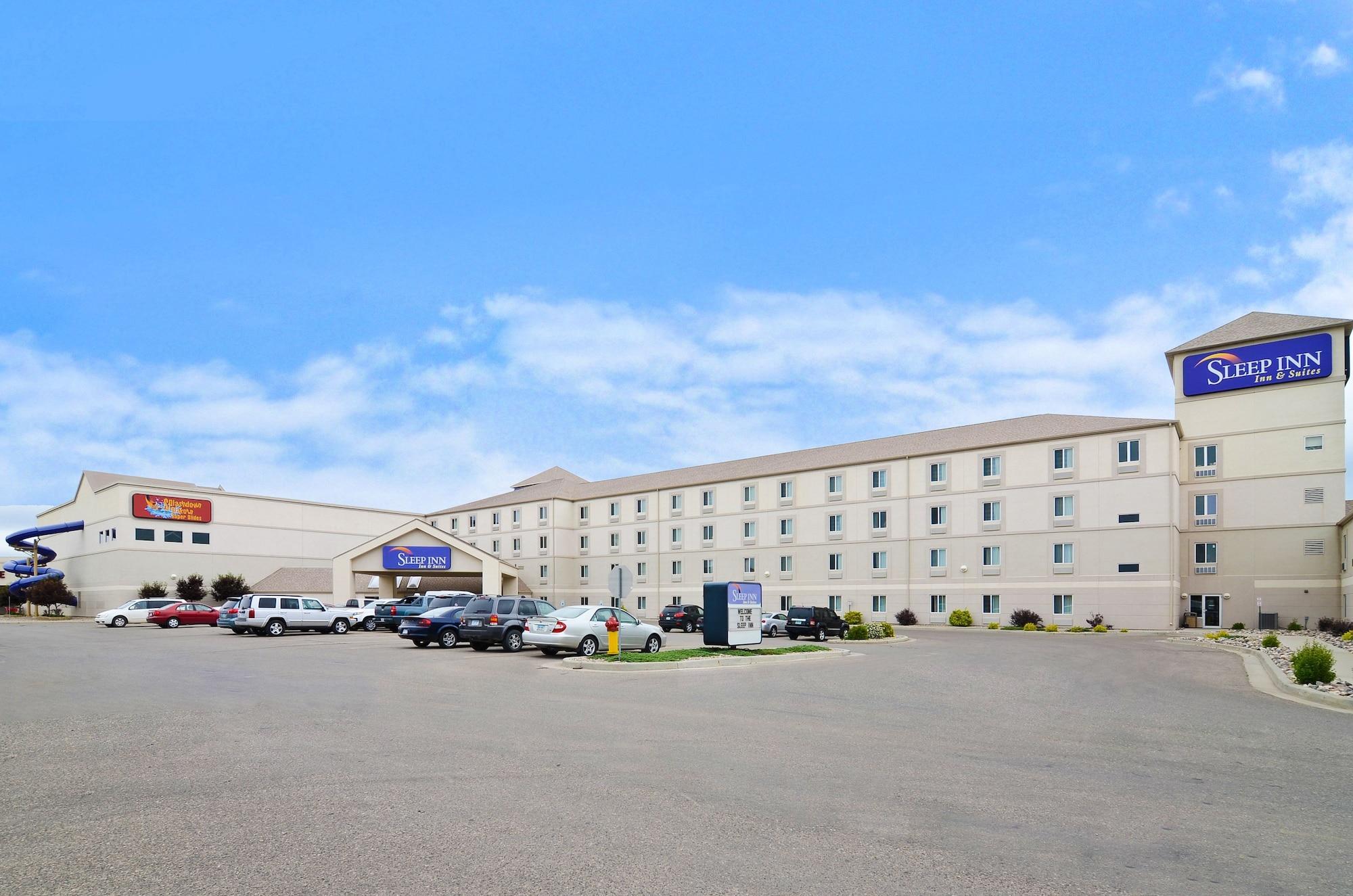 Sleep Inn & Suites Conference Center And Water Park Minot Exterior photo